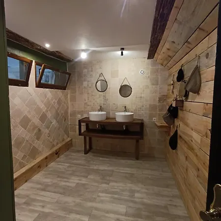 La Vieille Ecole - Maison 4 A 6 Personnes Thoard